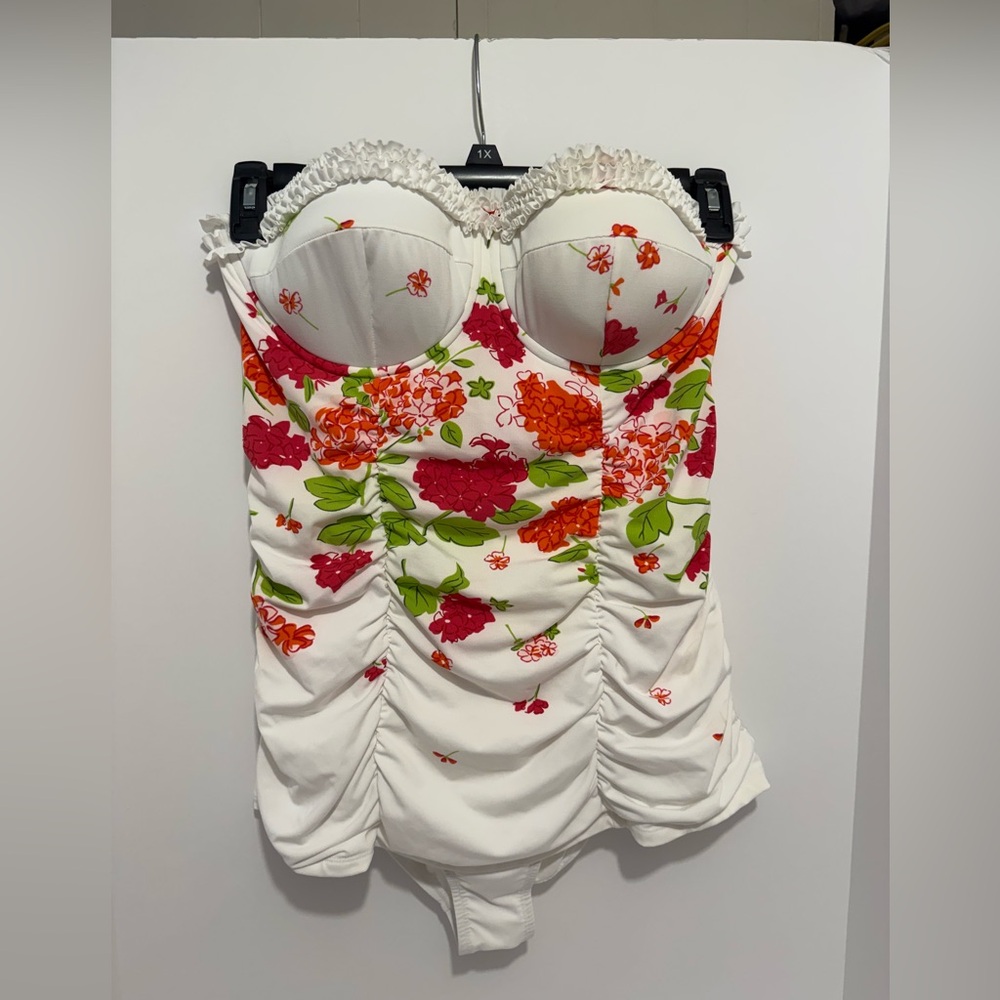 Jantzen One Piece Underwire Floral Print Ruffled Swimsuit Size 12 NWT